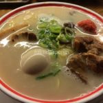 赤坂でおいしい博多ラーメン『九州じゃんがら』でぼんしゃんラーメン全部入りを食す。