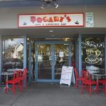 ダイヤモンドヘッド麓の『Bogart’s Cafe(ボガーツカフェ)』でアサイーボールとパンケーキでハワイ朝食